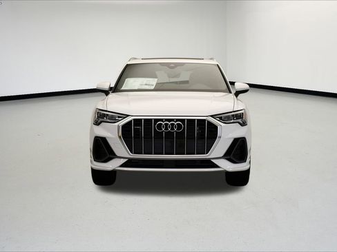 Used 2025 Audi Q3 2.0T Premium w/ Convenience Package image 8