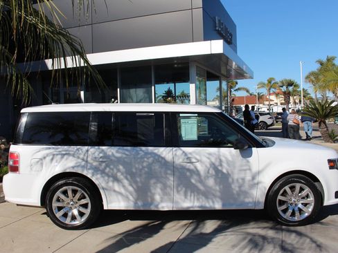 Used 2018 Ford Flex SE image 10