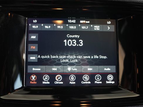 Used 2023 Dodge Durango SXT w/ Quick Order Package 2BK RWD image 18