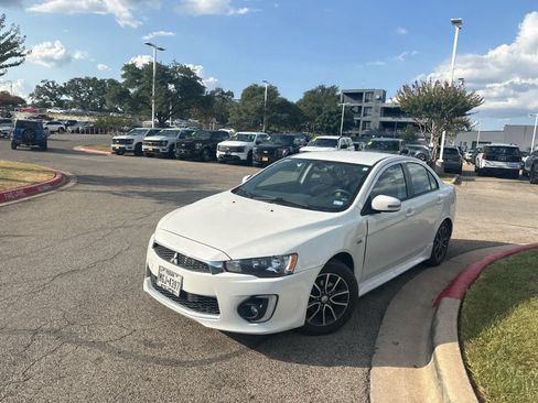 Used 2017 Mitsubishi Lancer ES FWD image 2