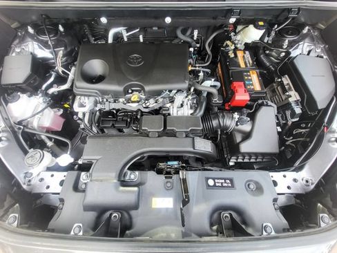 Used 2021 Toyota RAV4 XLE w/ Convenience Package AWD/4WD image 12