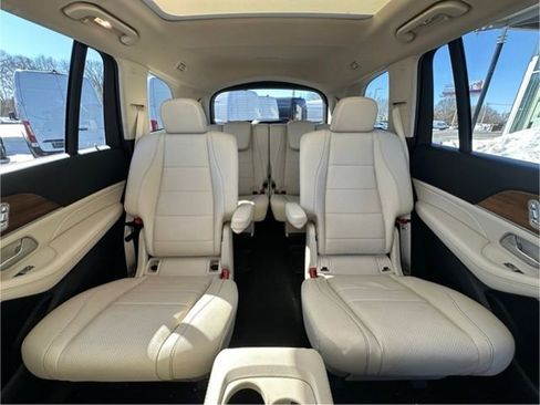 Used 2022 Mercedes-Benz GLS 450 4MATIC image 16