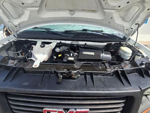 Used 2014 GMC Savana 3500 RWD image 27