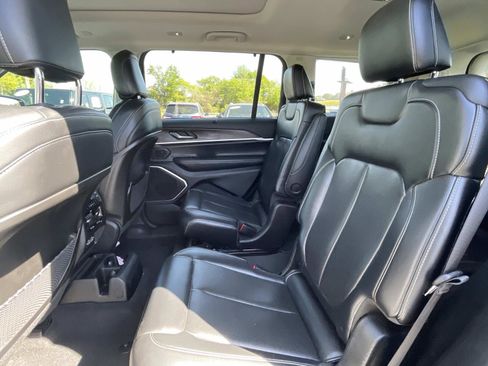 Used 2021 Jeep Grand Cherokee L Limited w/ Luxury Tech Group II image 12