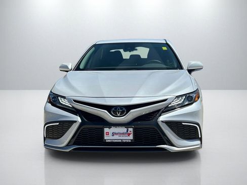 Used 2024 Toyota Camry XSE FWD image 2