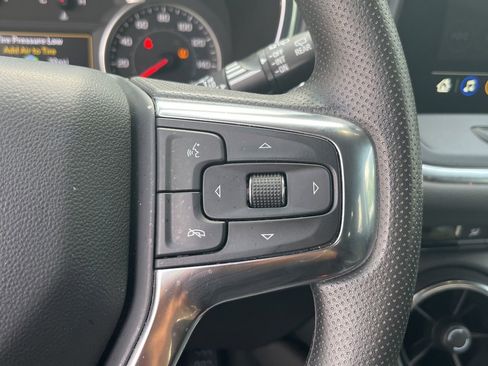 Used 2025 Chevrolet Blazer LT FWD image 13
