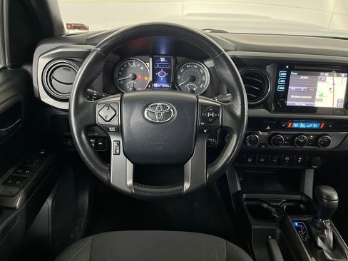 Used 2017 Toyota Tacoma TRD Sport w/ Premium & Technology Package image 32