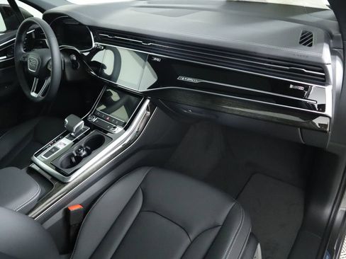 Certified 2025 Audi Q7 2.0T Premium image 19