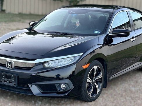 Used 2016 Honda Civic Touring image 3
