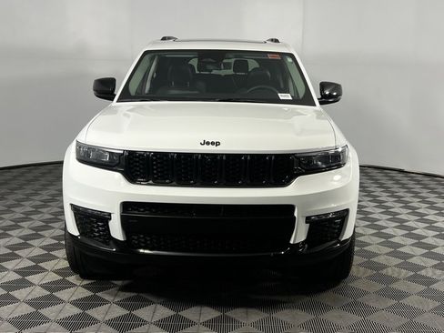 Used 2023 Jeep Grand Cherokee L Limited w/ Luxury Tech Group II image 12