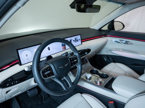 Used 2026 Genesis GV70 2.5T Advanced image 19