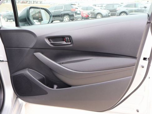 Used 2025 Toyota Corolla LE image 8