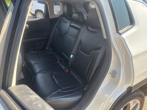 Used 2018 Jeep Compass Limited AWD/4WD image 23
