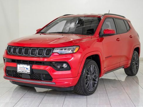 Used 2023 Jeep Compass Limited image 4