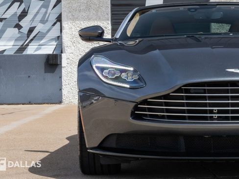 Used 2017 Aston Martin DB11 V12 image 4