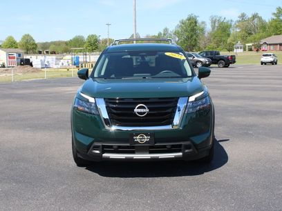 Used 2025 Nissan Pathfinder SL