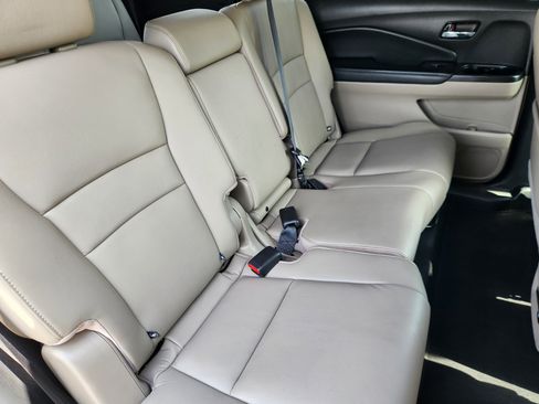 Used 2021 Honda Pilot Touring image 18