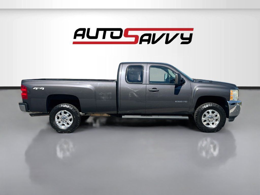 Used 2011 Chevrolet Silverado 2500 W/T AWD/4WD image 8