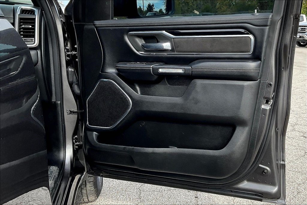 Used 2021 RAM 1500 Laramie w/ Sport Appearance Package AWD/4WD image 19