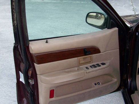 Used 2003 Mercury Grand Marquis LS image 8