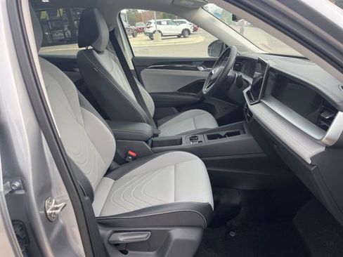 New 2026 Volkswagen Tiguan SE image 28