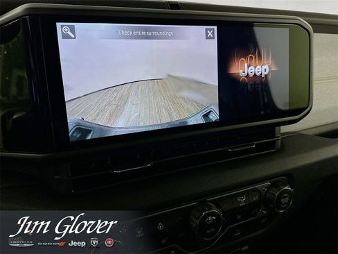 New 2025 Jeep Gladiator Sport image 37