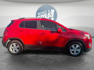 Used 2016 Chevrolet Trax LT w/ LPO, Cargo Package FWD video 2