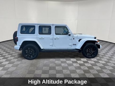 Used 2021 Jeep Wrangler Unlimited Sahara AWD/4WD image 7