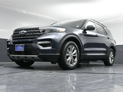 Certified 2022 Ford Explorer XLT w/ Equipment Group 202A AWD/4WD image 40