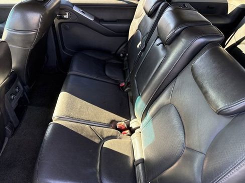 Used 2008 Nissan Pathfinder SE w/ Leather Pkg image 10