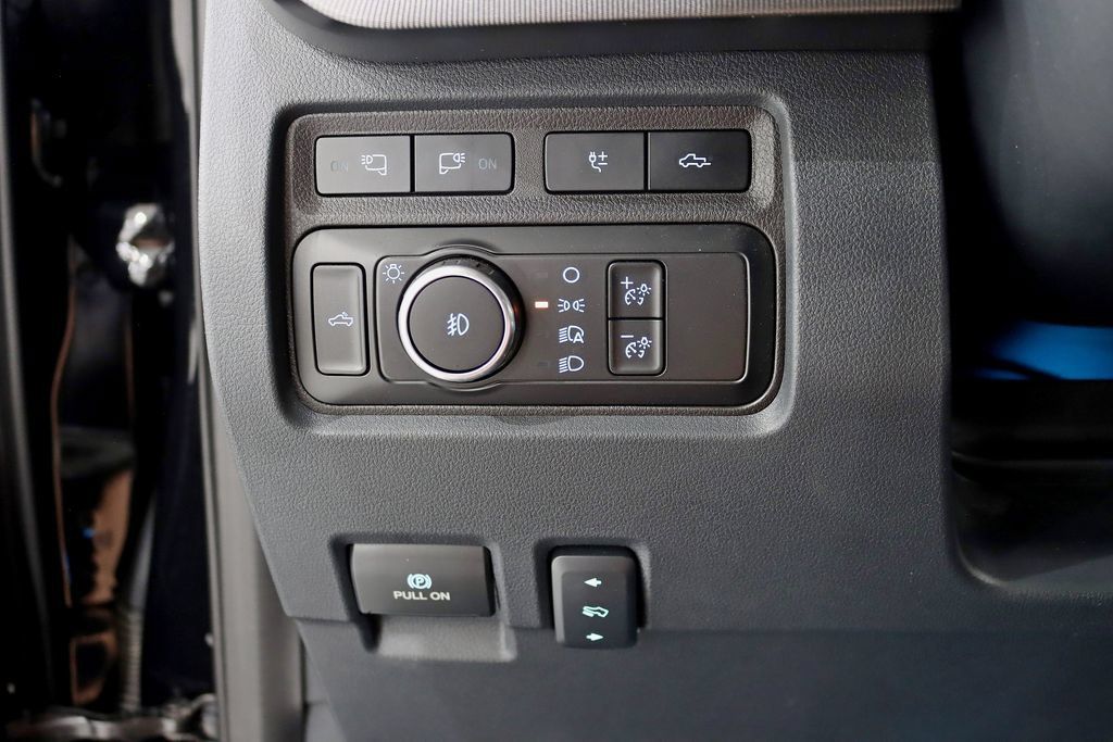 Used 2024 Ford F350 Platinum AWD/4WD image 18