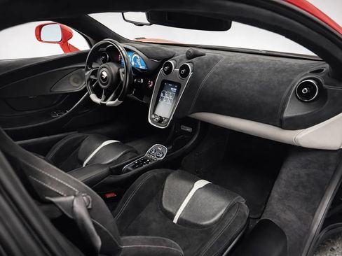 Used 2017 McLaren 570S Coupe 2D image 13