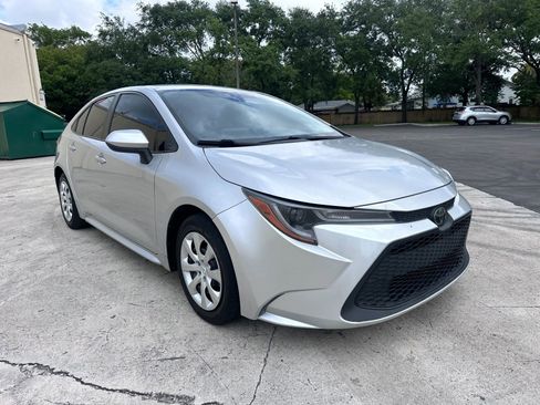 Used 2020 Toyota Corolla LE FWD image 3