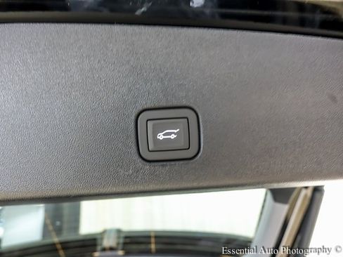 New 2025 Cadillac Optiq Sport 2 w/ LPO, Floor Liner Package image 20