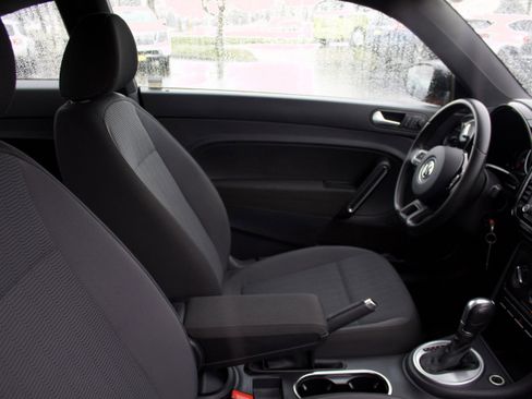 Used 2016 Volkswagen Beetle 1.8T S image 25