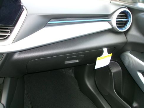 New 2026 Chevrolet Trax LS w/ LS Convenience Package FWD image 19