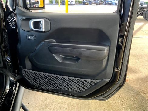 Used 2020 Jeep Wrangler Sport image 43