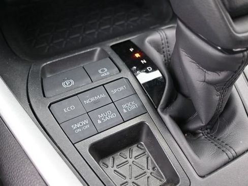 Certified 2025 Toyota RAV4 LE AWD/4WD image 25