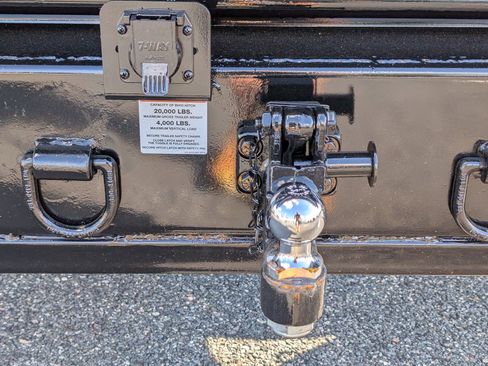 New 2025 Ford F550 4x4 Crew Cab image 14