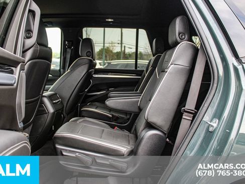 Used 2025 Cadillac Escalade Sport AWD/4WD image 16