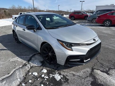Used 2021 Toyota Corolla SE w/ Carpet Mat Package (TMS) image 1
