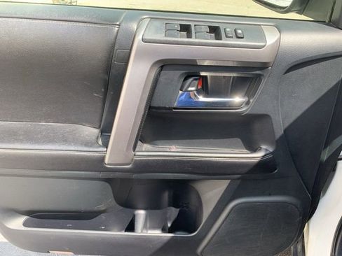 Used 2015 Toyota 4Runner SR5 image 19