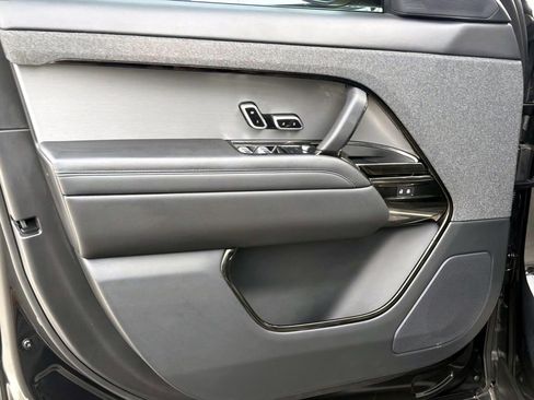 Used 2024 Land Rover Range Rover Sport SE image 14