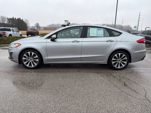 Used 2020 Ford Fusion SE image 4