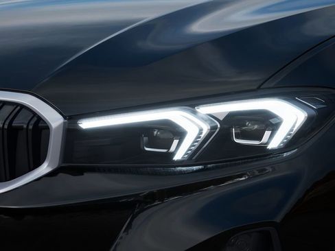 Used 2025 BMW 330i Sedan w/ Convenience Package image 33