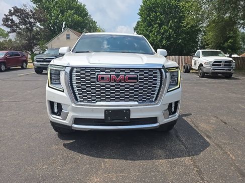 Used 2021 GMC Yukon XL Denali w/ Denali Ultimate Package AWD/4WD image 3