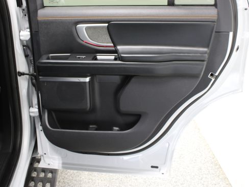 Used 2025 Ford Expedition Tremor AWD/4WD image 37