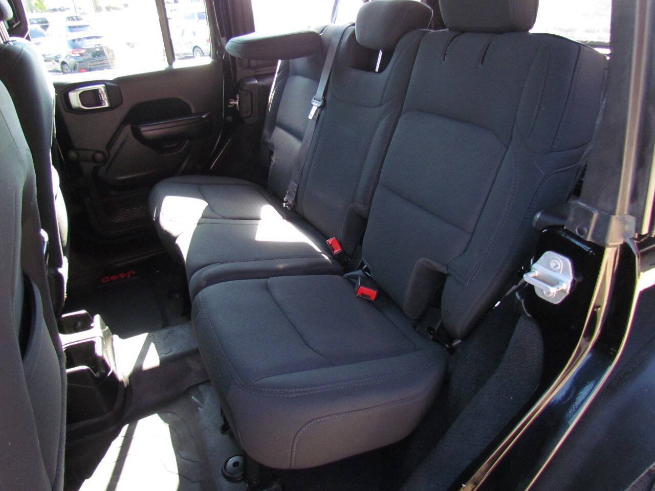 Used 2021 Jeep Wrangler Unlimited Sport AWD/4WD image 13