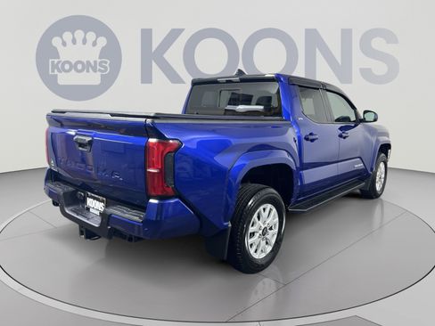 Used 2024 Toyota Tacoma SR5 AWD/4WD image 7