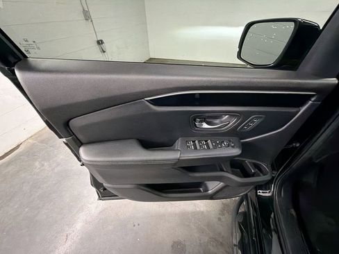 Used 2023 Honda Pilot Touring image 23